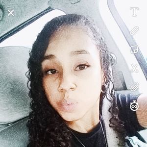 Meet your Posher, Crystal